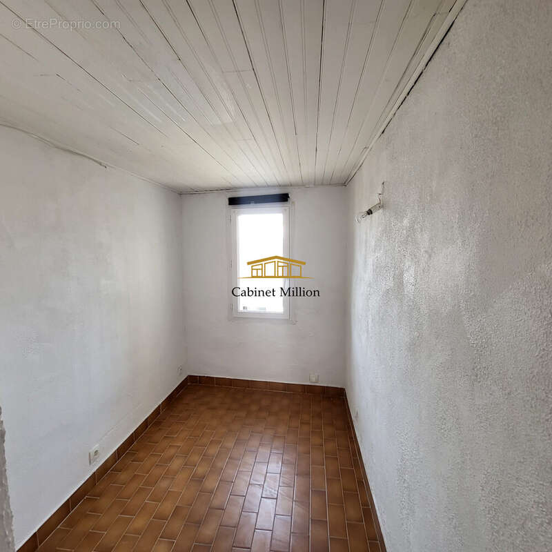 Maison à VIC-LA-GARDIOLE