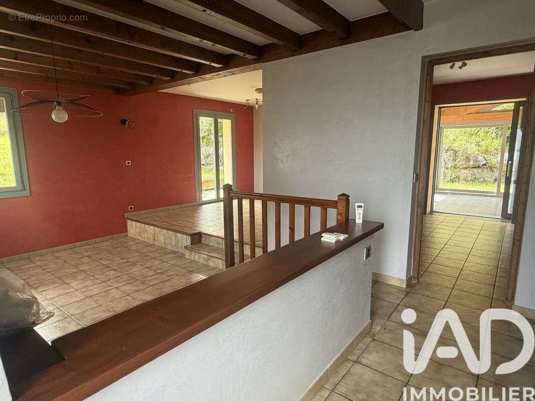 Maison 155 m² à Saint-Pancrace  - photo 5
