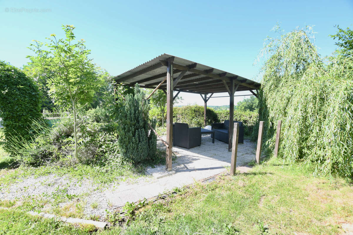Maison à CHASTELLUX-SUR-CURE