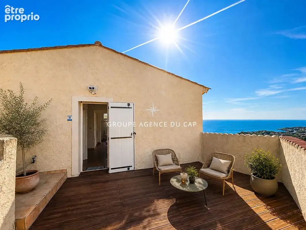 A vendre villa de 150m² avec vue mer panoramique  4 chambres et garage aux issambres - photo 12