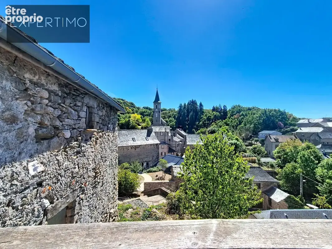 Maison de village 71 m2   2 chambres, jardin, dépendances et vue dégagée - photo 7