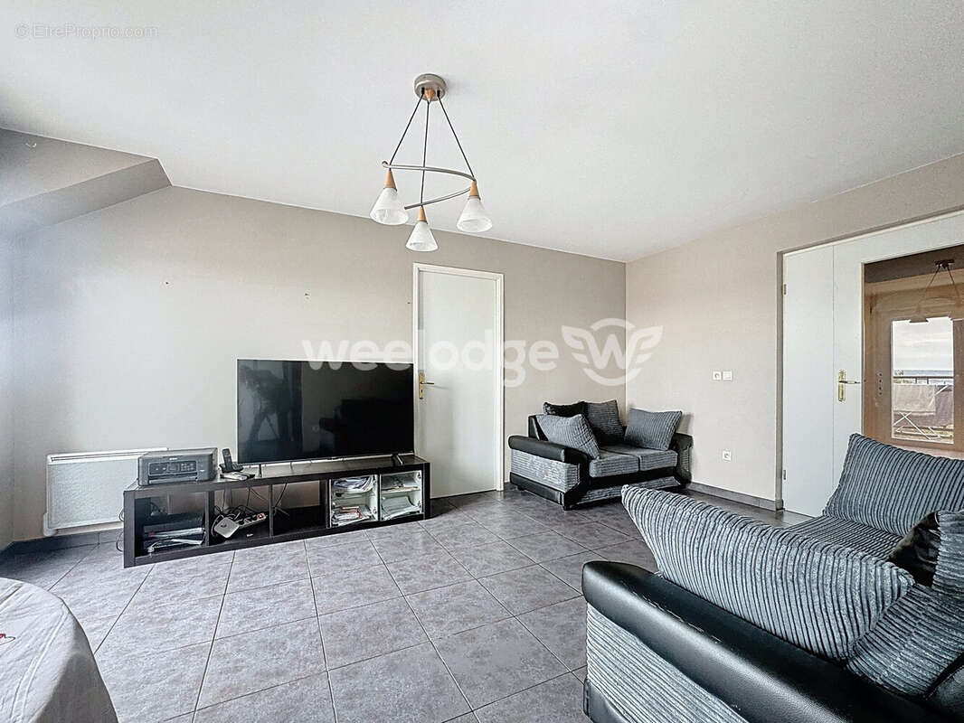 Appartement à CHANTELOUP-LES-VIGNES