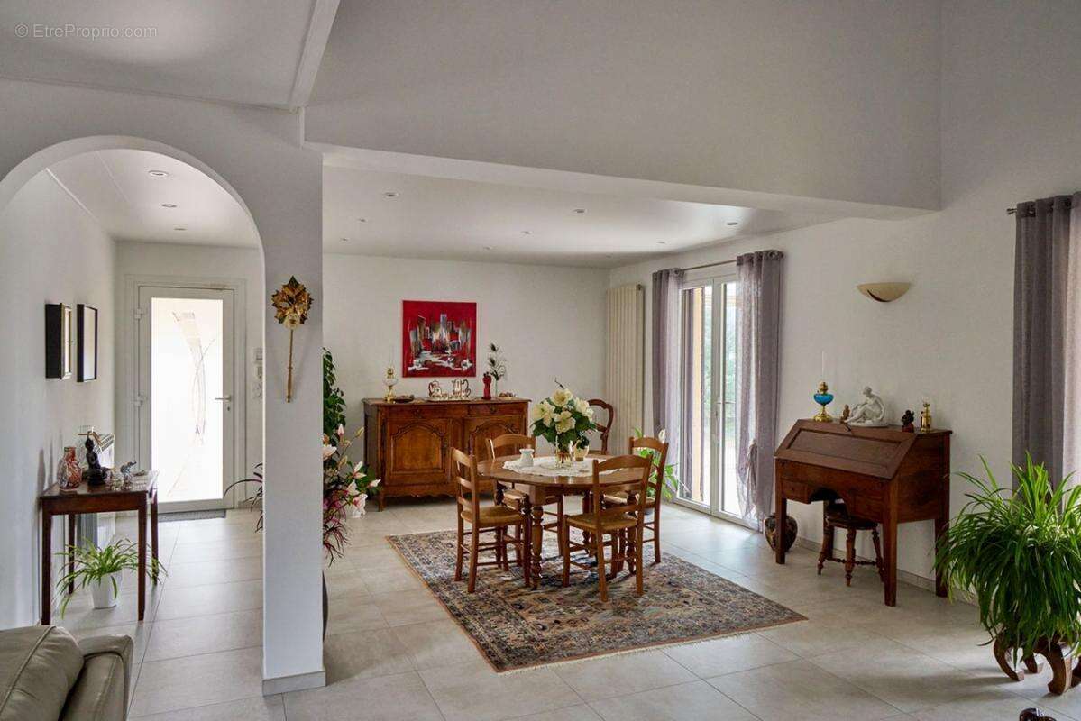 Maison à JONQUIERES