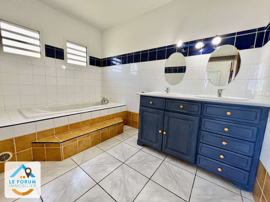 Saint joseph 97480 - superbe villa t4 - beaux volumes - cadre agréable - proche commodités - photo 8