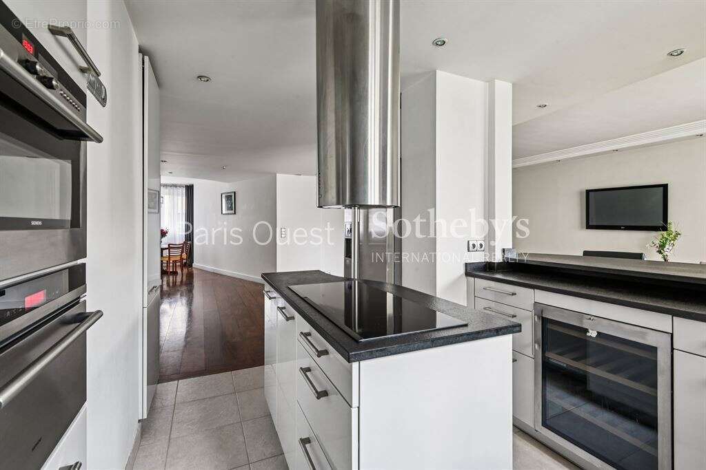 Appartement à NEUILLY-SUR-SEINE