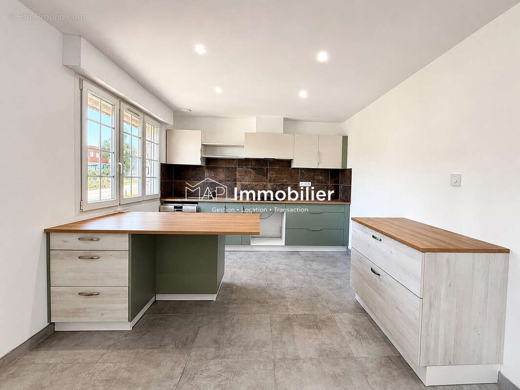 Maison 137 m² à Caudan  - photo 2