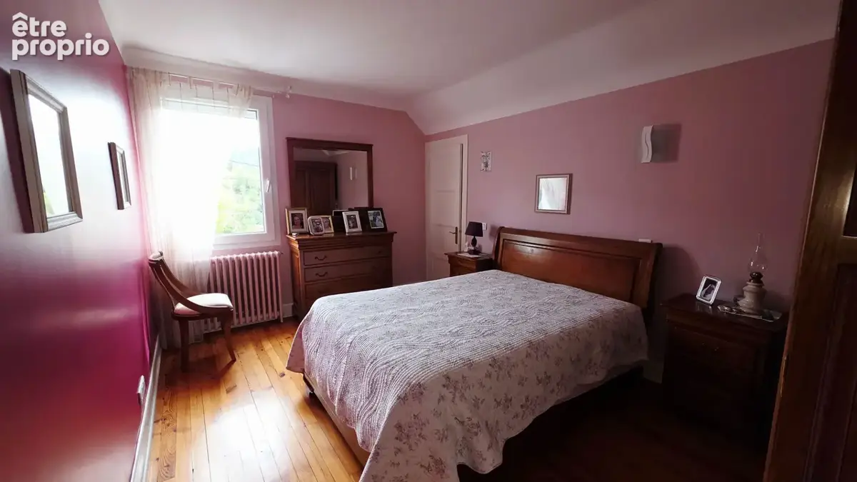 Maison Oyonnax 9 pièce(s) 268 m2 - photo 9