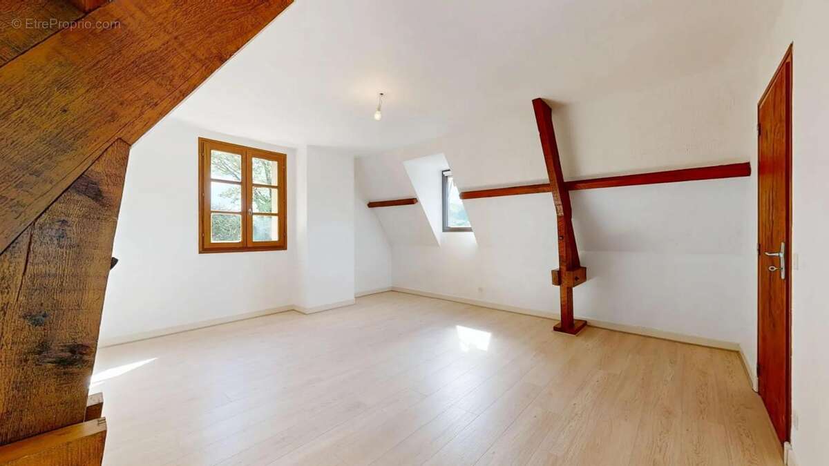 Maison spacieuse et rénovée de 291m² à Souillac - photo 17