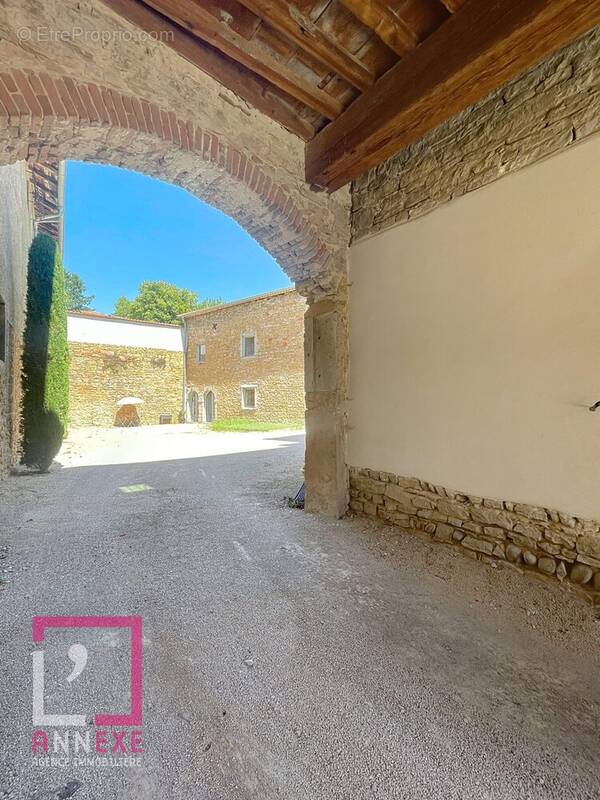 Appartement à NEUVILLE-SUR-SAONE