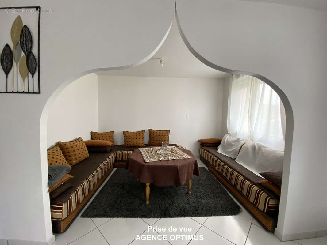 Maison à VILLENEUVE-SUR-YONNE