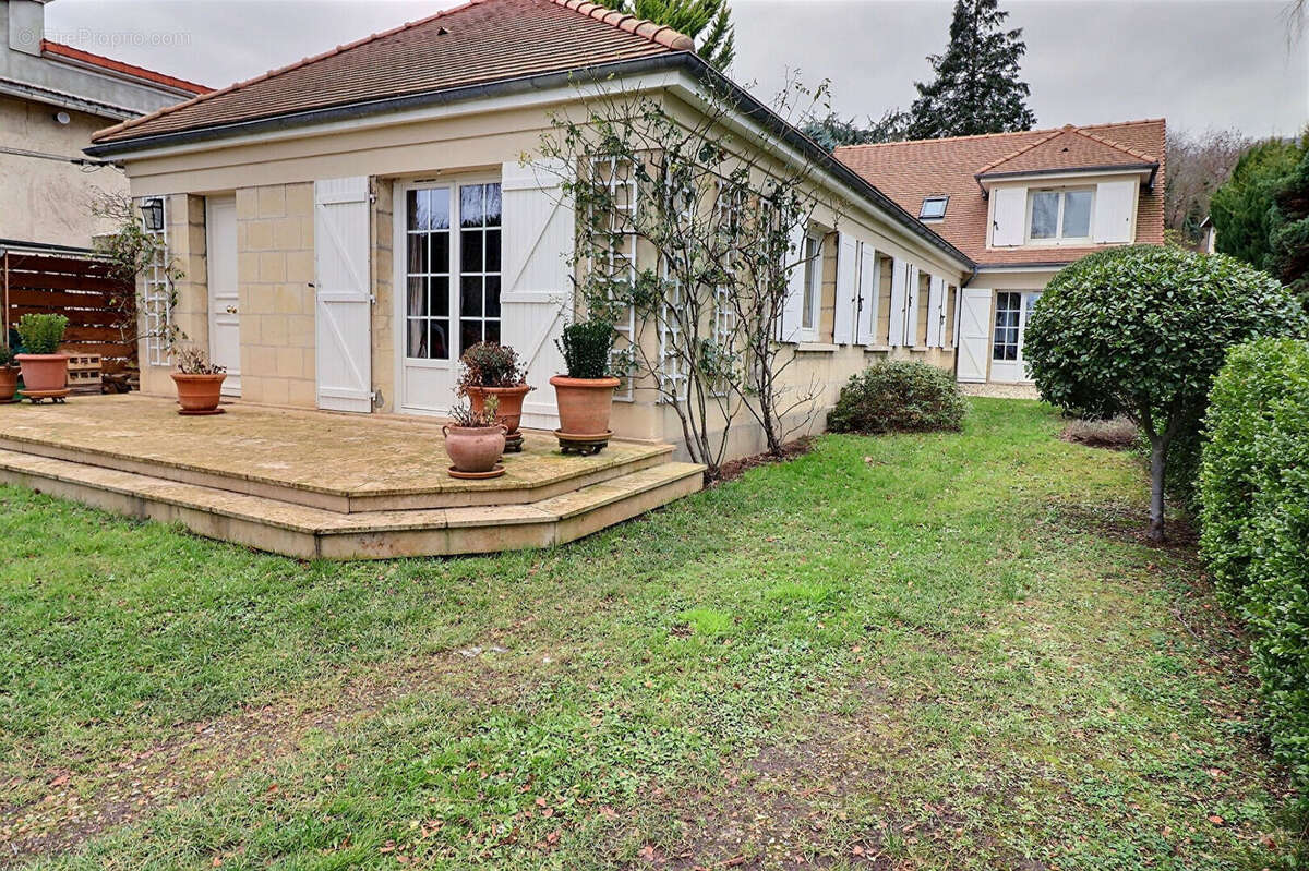 Maison à MAREIL-MARLY