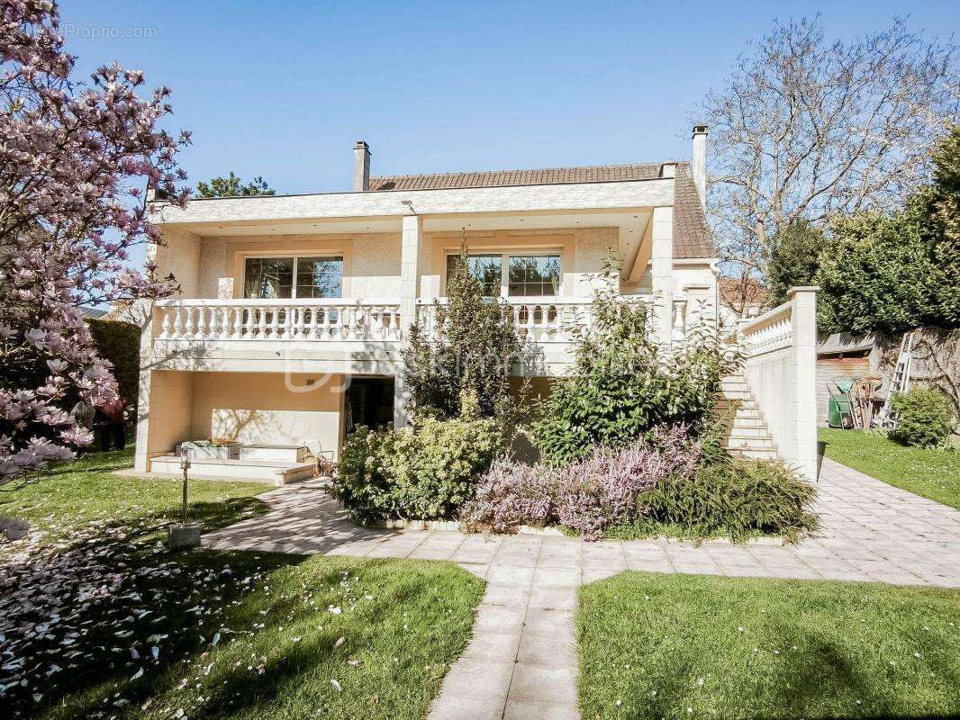 Maison à LA FRETTE-SUR-SEINE