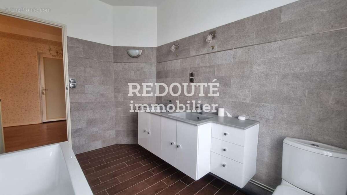 Proche Reims, Maison, corps de ferme et terrain à bâtir - photo 2