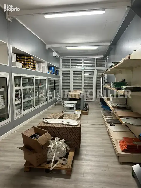 À vendre : Entrepôt et bureaux de 456 m² - photo 4