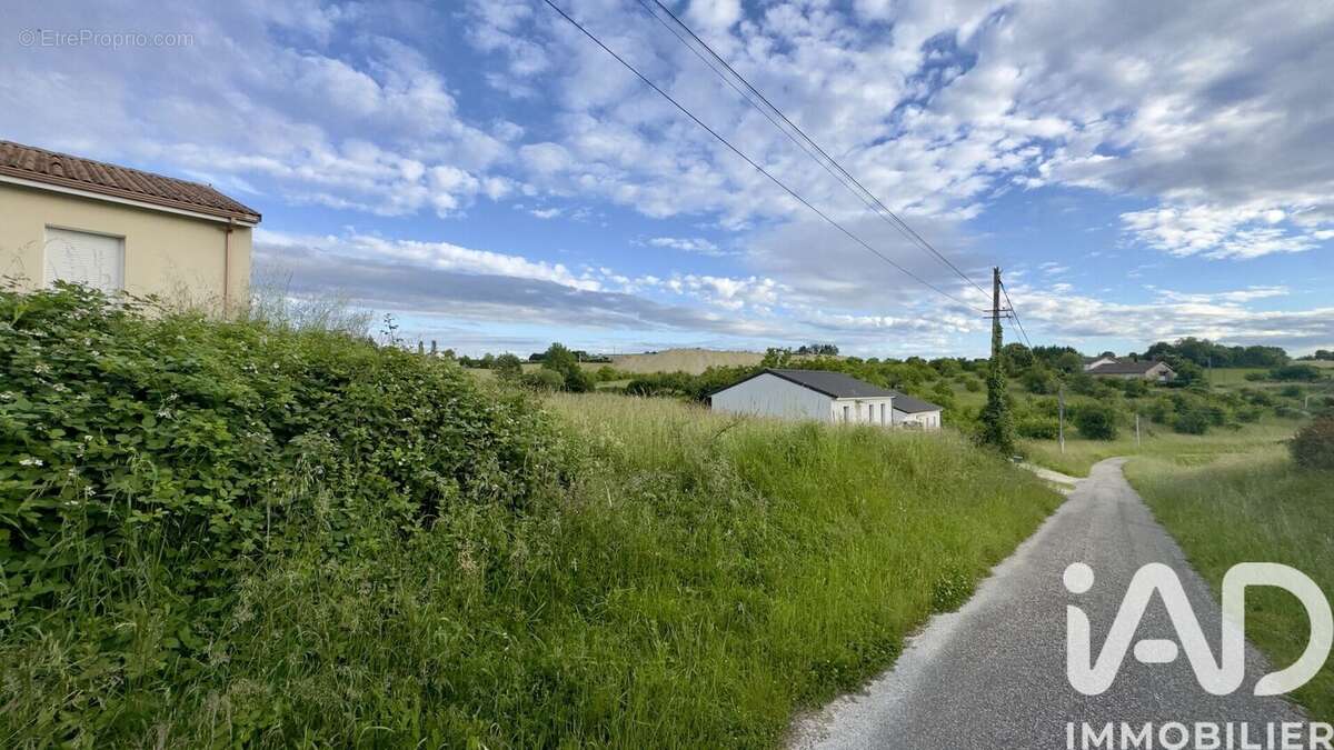 Photo 2 - Terrain à LEVIGNAC-DE-GUYENNE