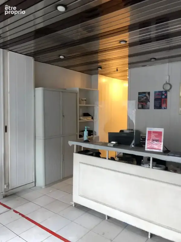 Local commercial - 115.66 m2 - proche place République - photo 2