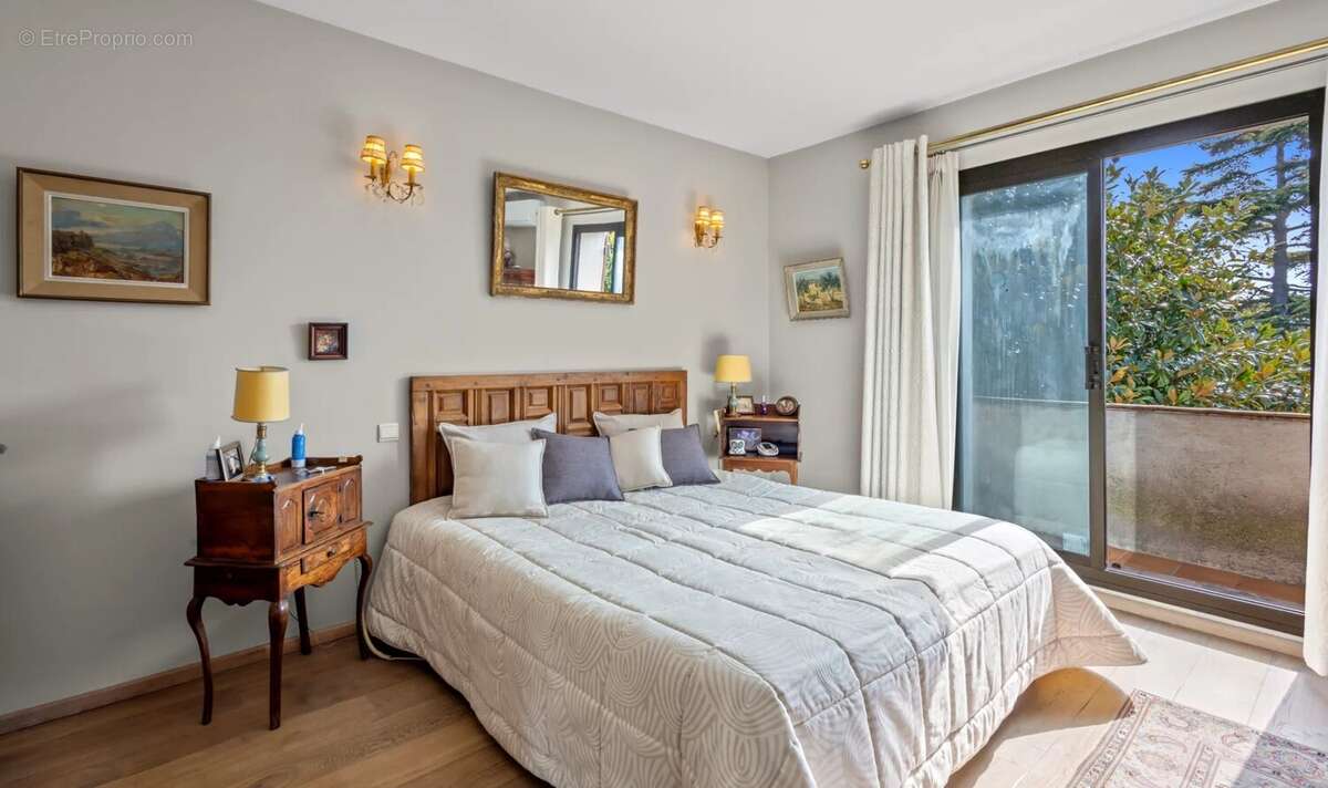 Maison à MOUGINS