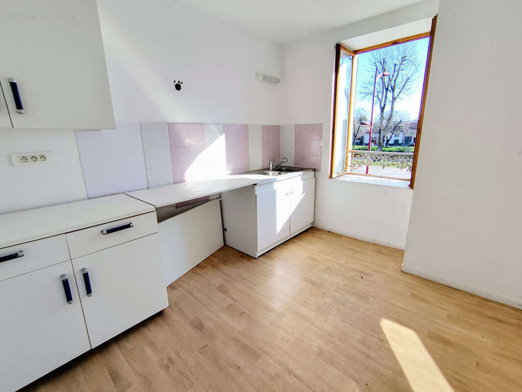 Appartement à MIRECOURT