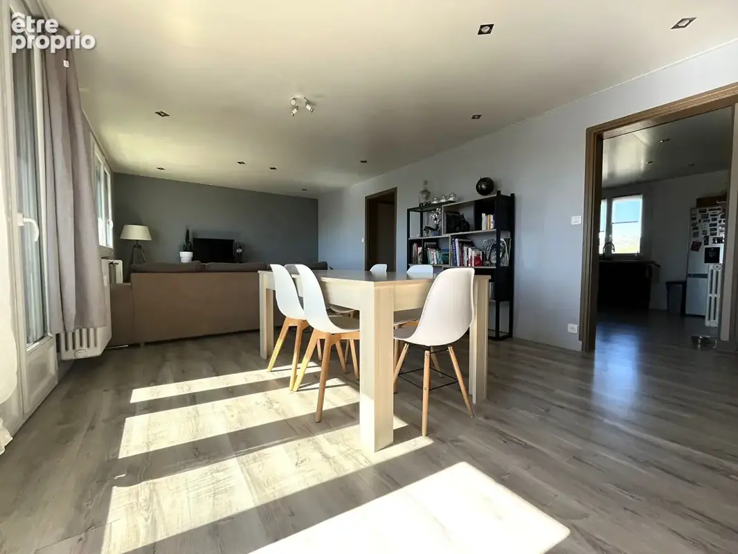 Appartement Arpajon Sur Cere 3 pièce(s) 79.14 m2 - photo 3
