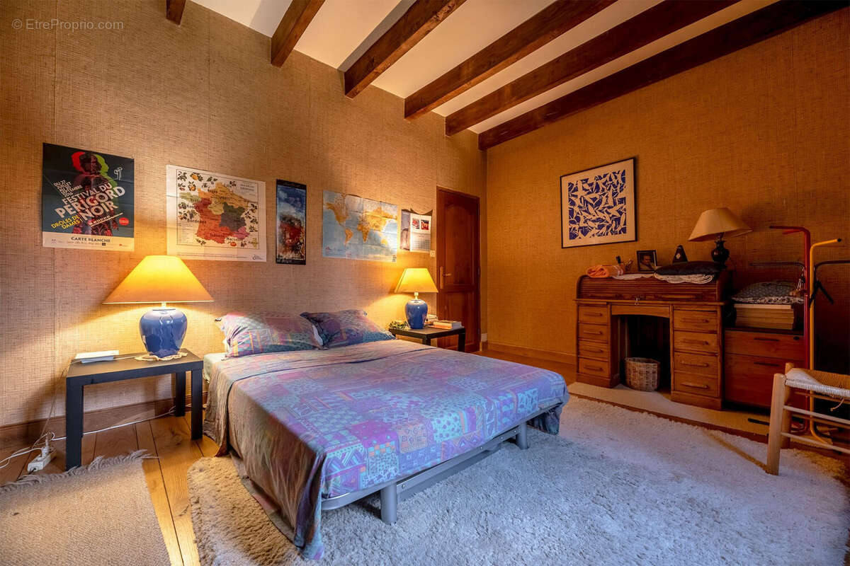 Maison à PRESSIGNAC-VICQ