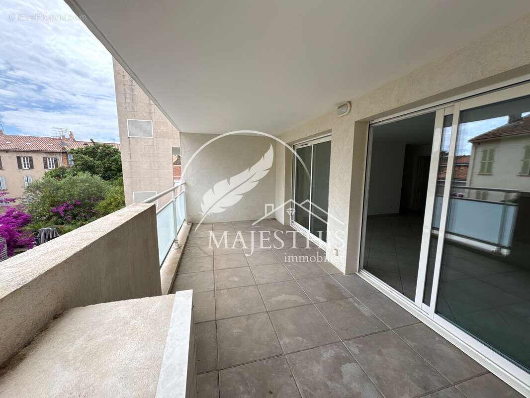 Appartement à HYERES