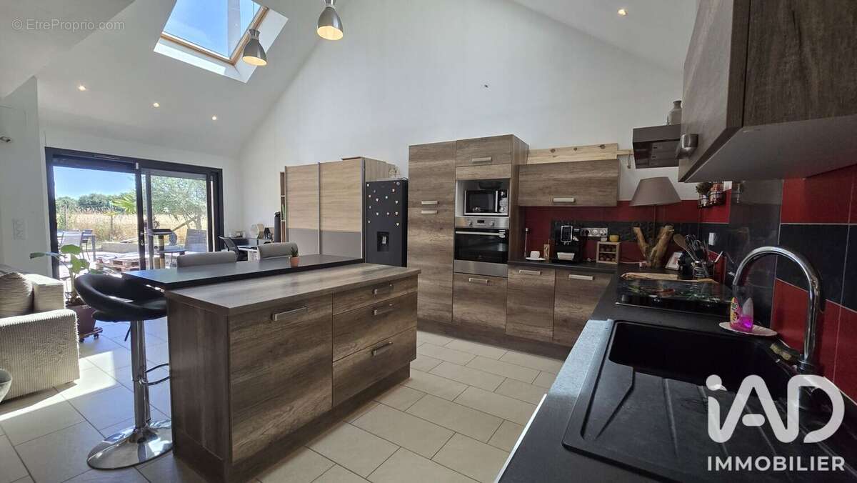 Maison 142 m² à Saint-Aubin-Des-Coudrais  - photo 6