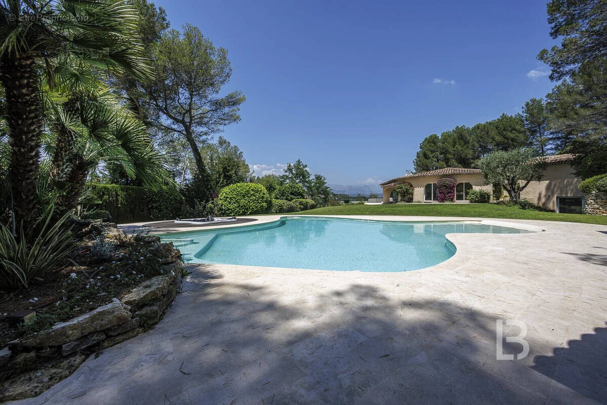 Maison à MOUANS-SARTOUX