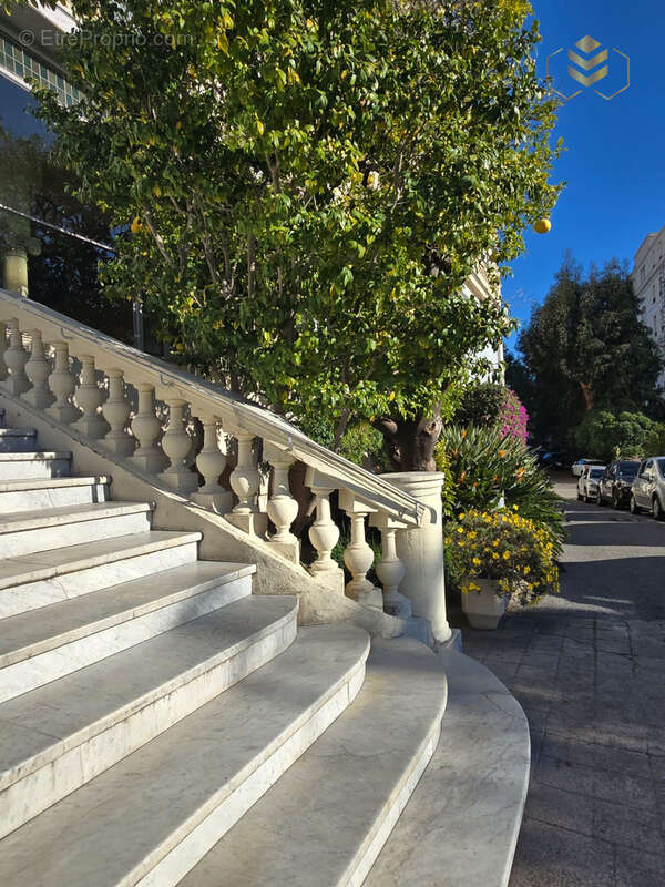 Rare appartement de caractere 4 pièces - palace menton - photo 15