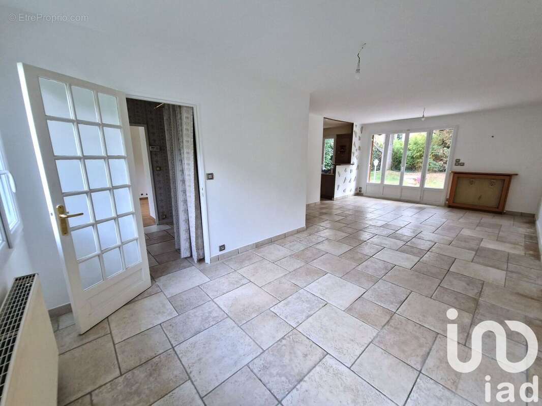 Photo 3 - Maison à VARENNES-JARCY