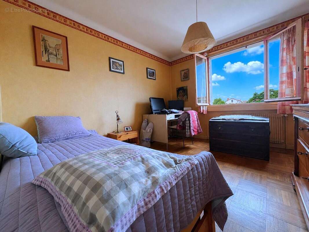 Appartement 77 m² à Decines-Charpieu  - photo 7