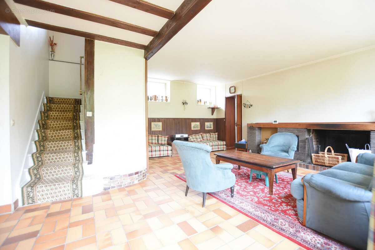 Maison à LES ESSARTS-LE-ROI