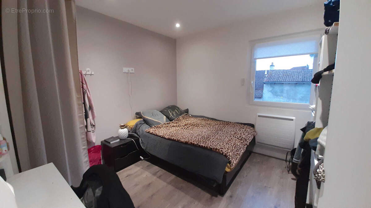 Appartement à UNIEUX