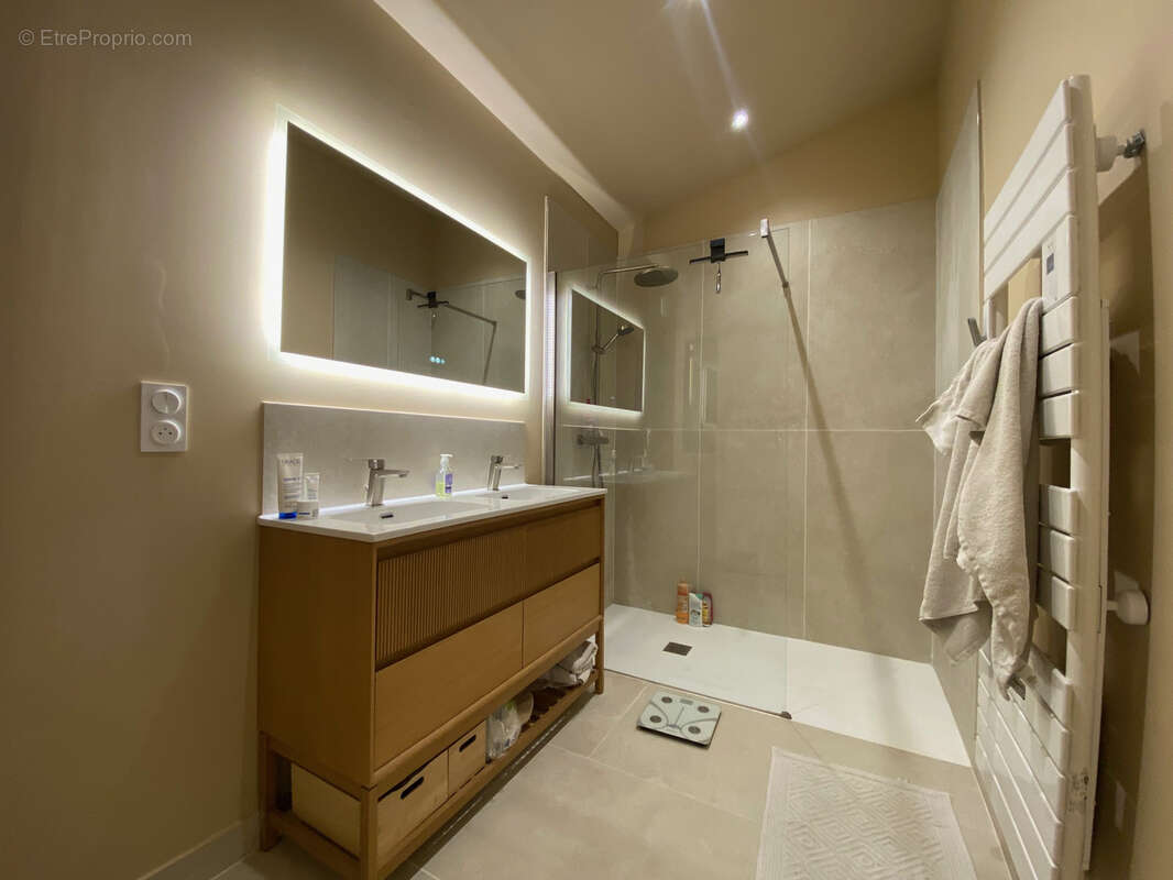 Maison à PERNES-LES-FONTAINES