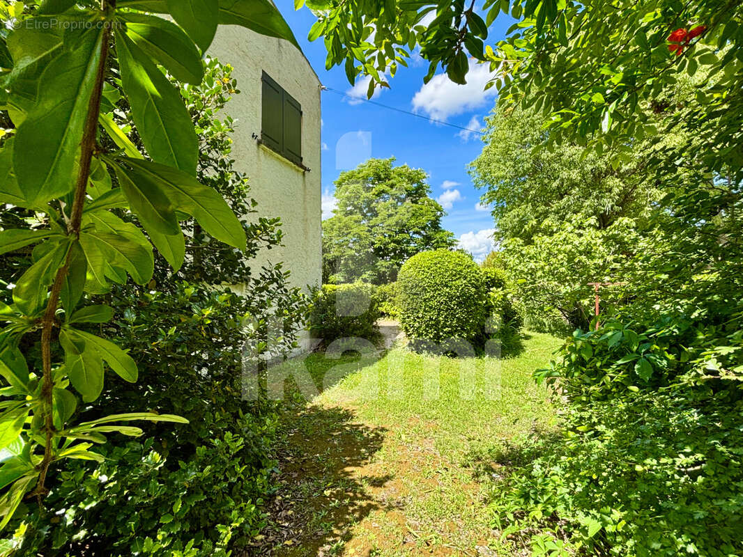 Maison à SABRAN