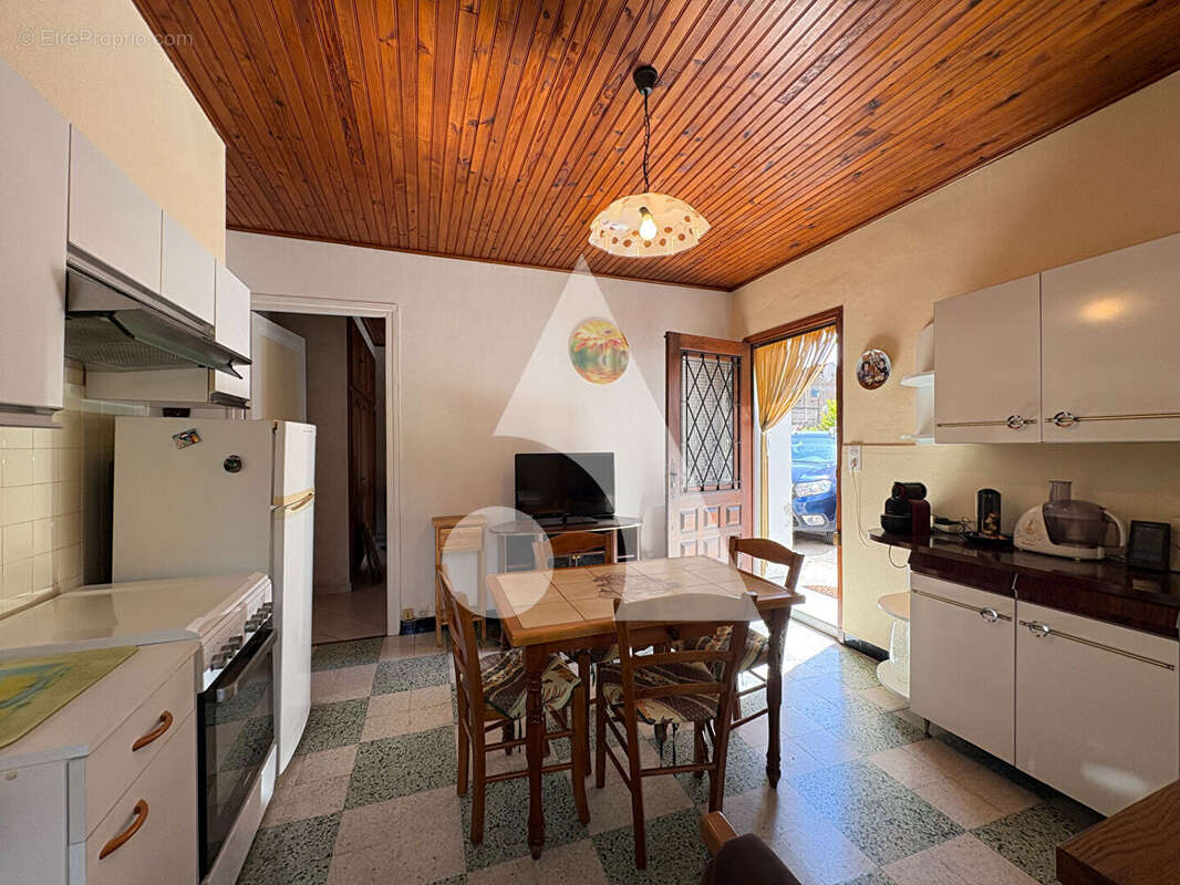 Appartement à LA ROQUETTE-SUR-VAR