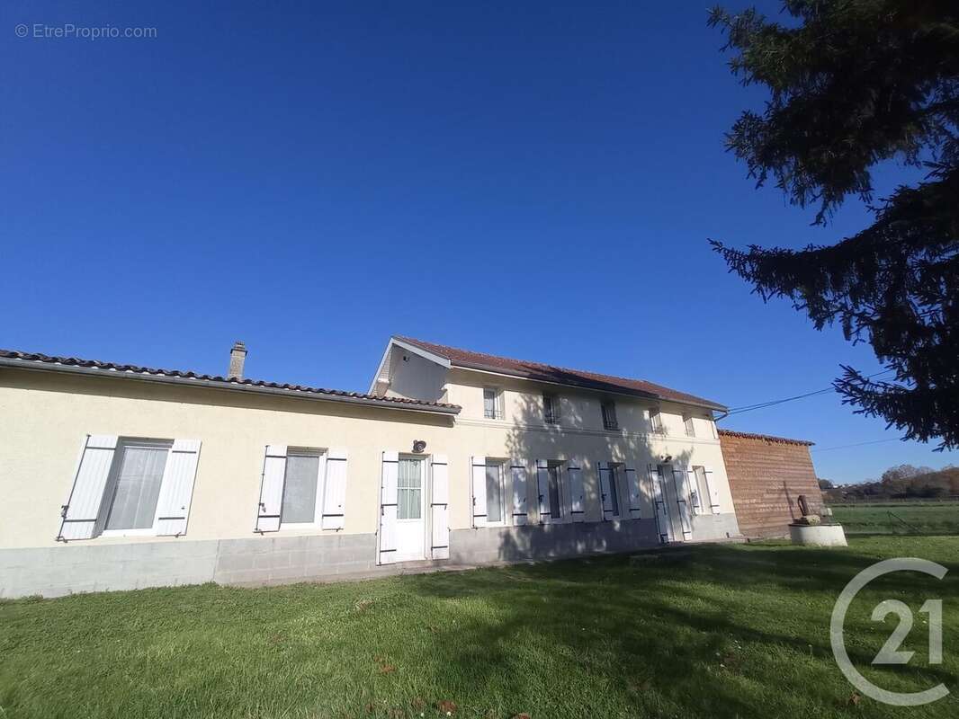 Maison à SAVIGNAC-DE-L&#039;ISLE