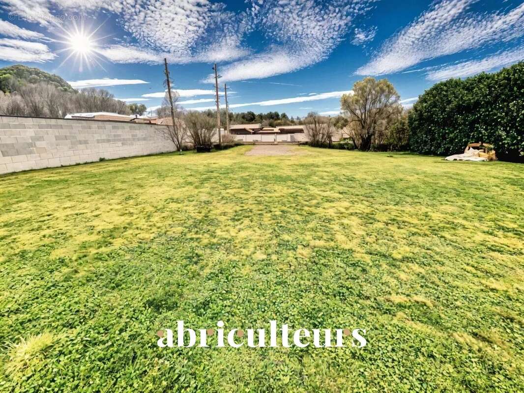 Terrain à PONT-SAINT-MARTIN