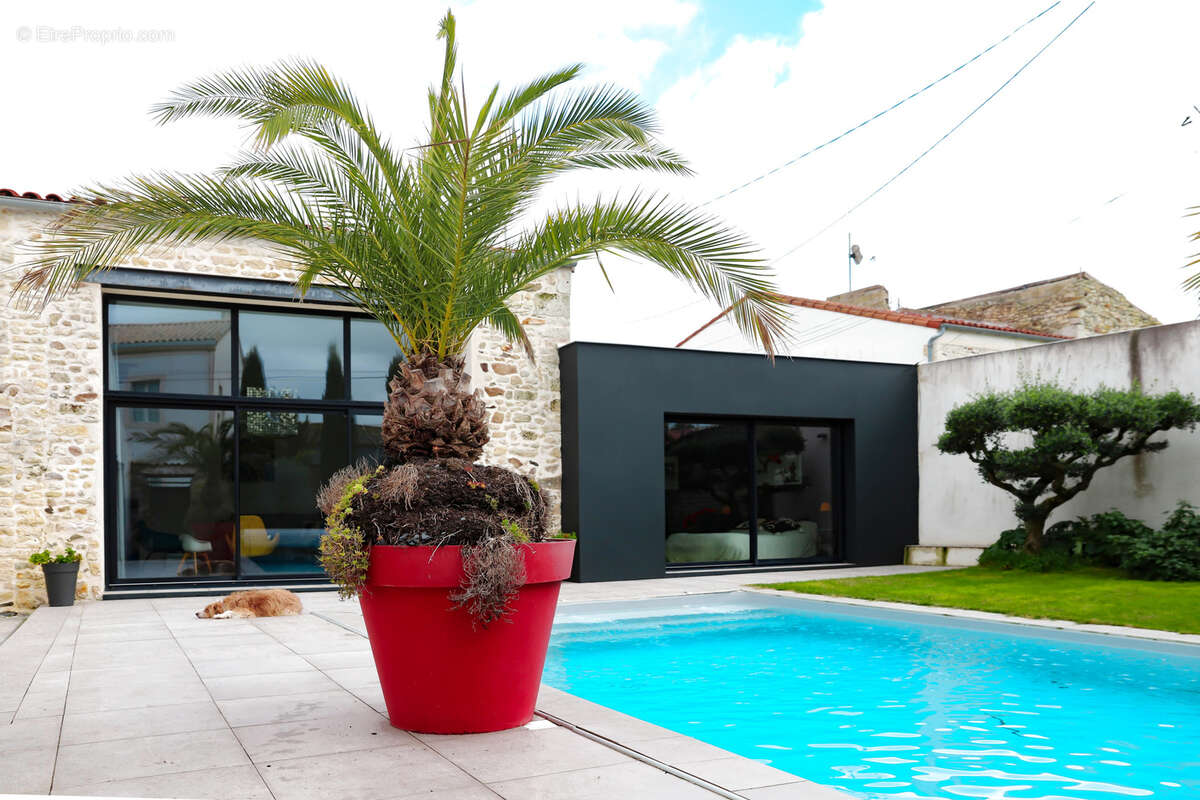 Maison à MORNAC-SUR-SEUDRE