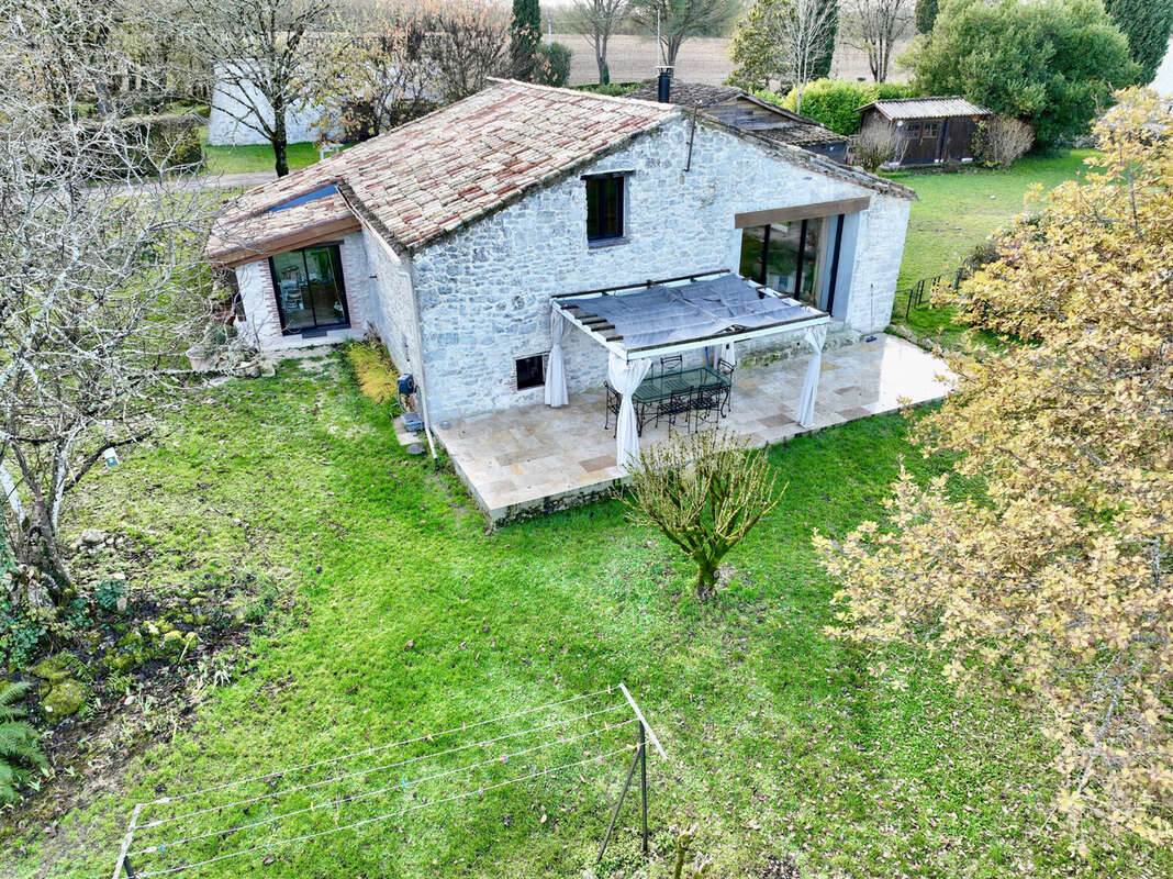 Maison à MONTAIGU-DE-QUERCY
