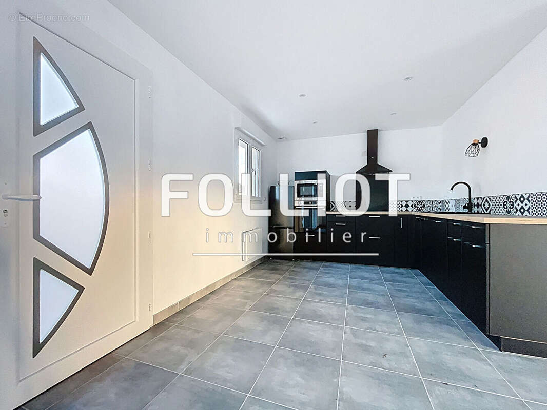 Maison à NOTRE-DAME-DE-CENILLY