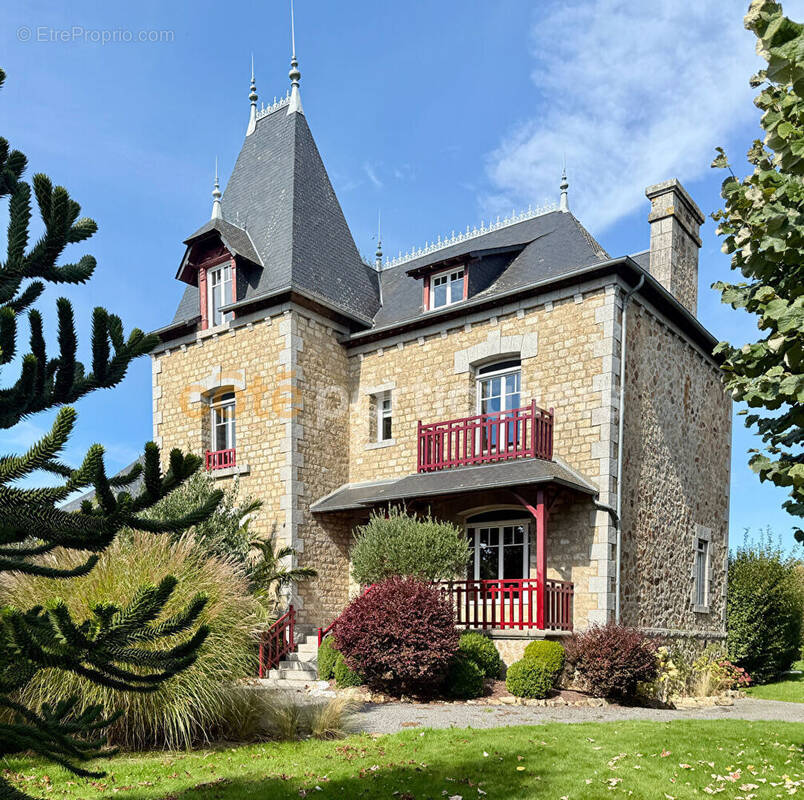 Maison à CAROLLES