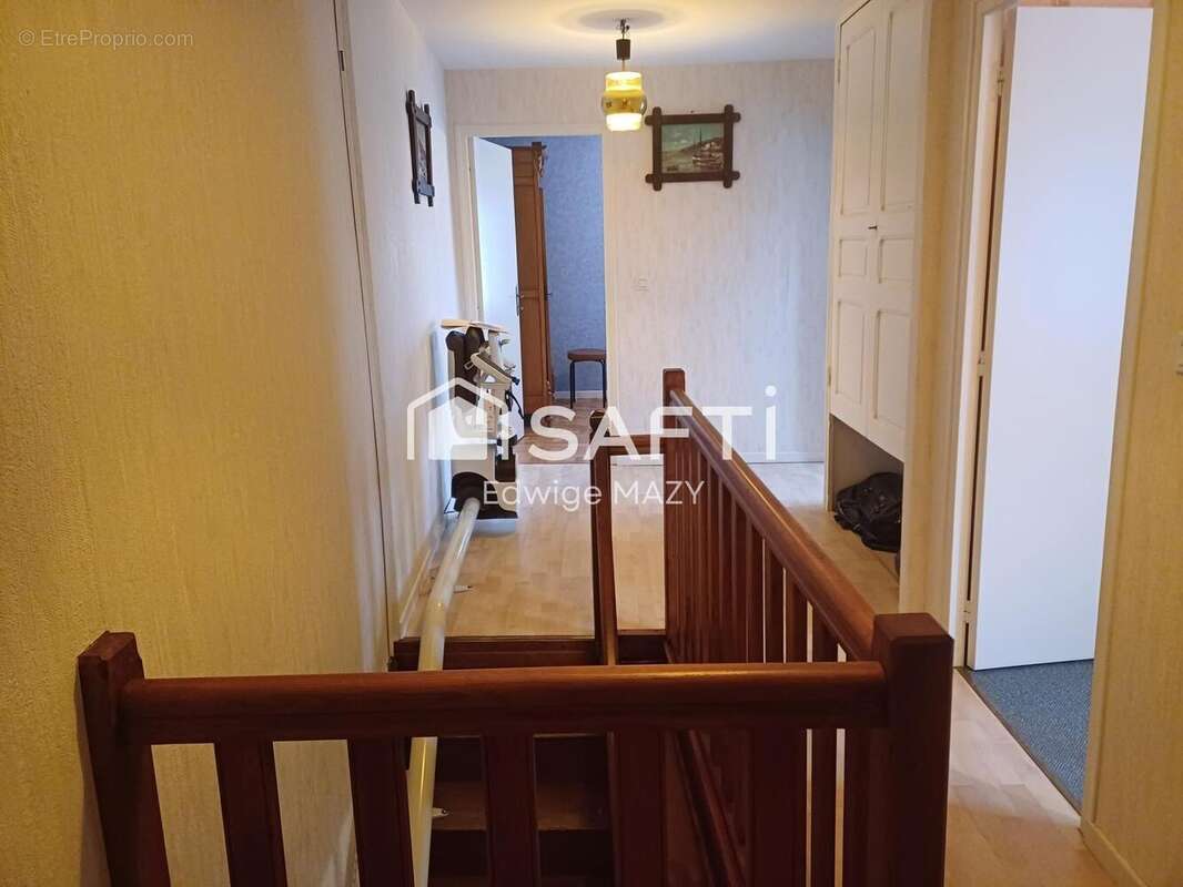 Maison 139 m² à Mainsat  - photo 8