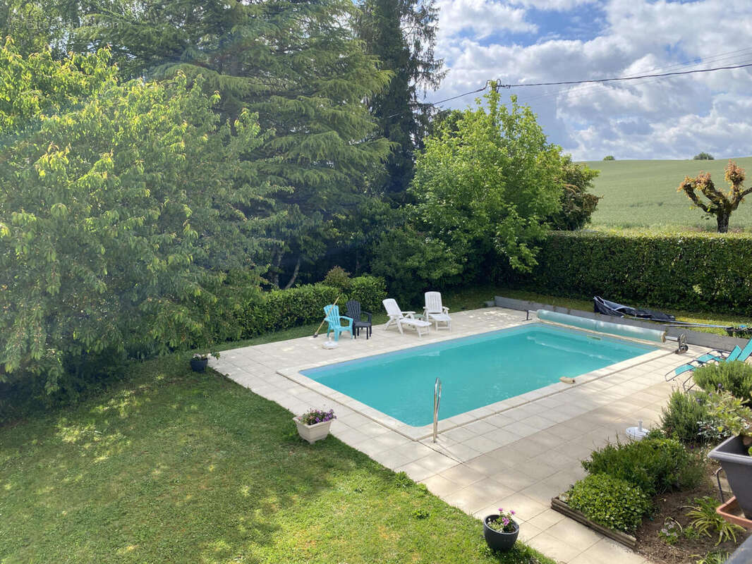 piscine - Maison à SAINT-ROMAIN