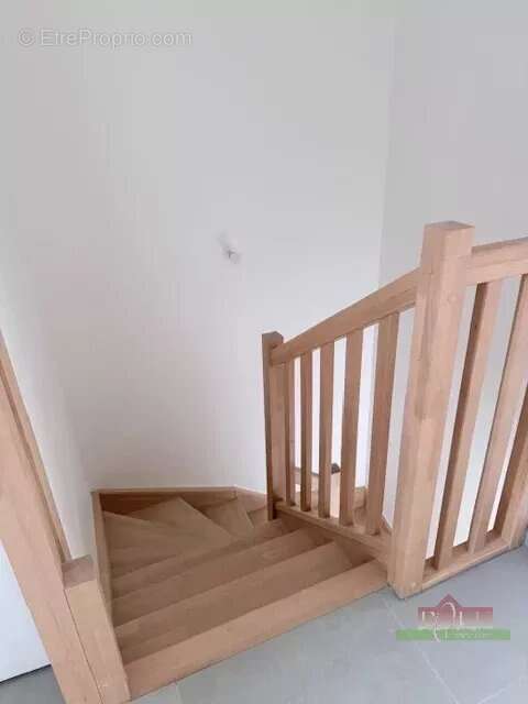 Maison à EYZIN-PINET