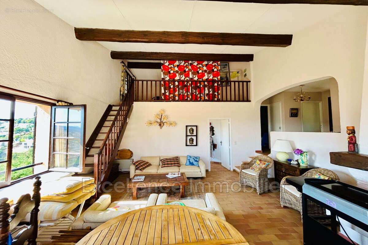 Maison à LES ISSAMBRES