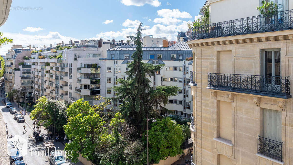 Appartement à PARIS-16E