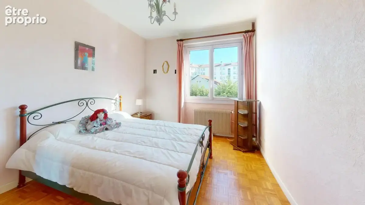 Appartement T3 de 77 m² À Vendre avec balcon, cave et box fermé inclus - photo 14