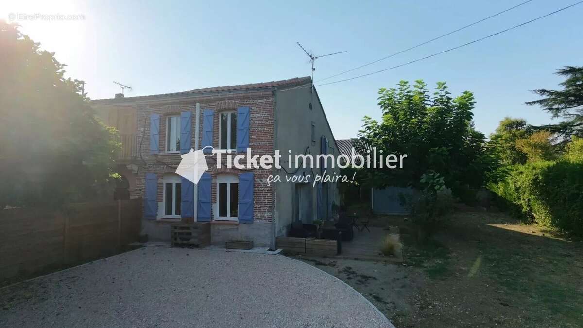 Maison t3 92m2 avec garage, jardin de 466m2, climatisation, travaux recents etc ... - photo 5