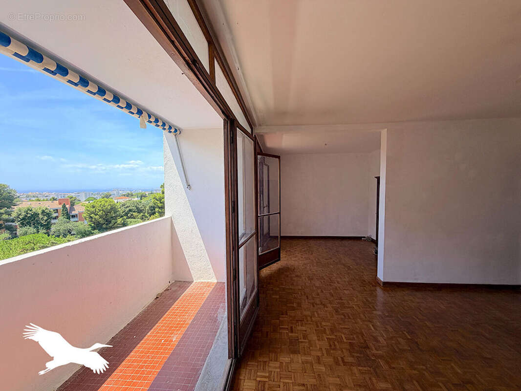 A VENDRE - Marseille 13009, Secteur Mazargues - Appartement 3/4 pièces 66 m2 avec extérieurs et cave - photo 5