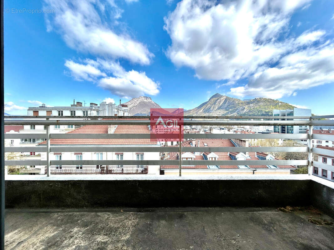 GRENOBLE - T2 de 56m2 au dernier étage avec ascenseur - photo 4